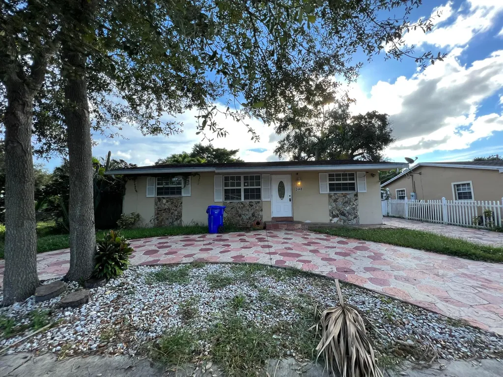 2448 SW 42nd Terrace Fort Lauderdale FL 33317