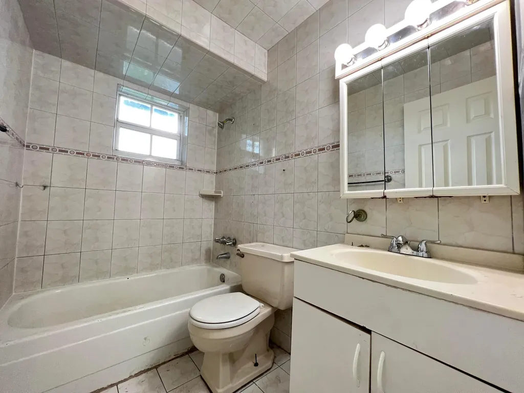 2448 SW 42nd Terrace Fort Lauderdale FL 33317