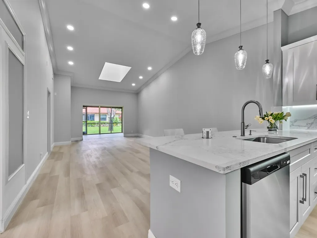 6067 Kings Gate Circle Delray Beach FL 33484