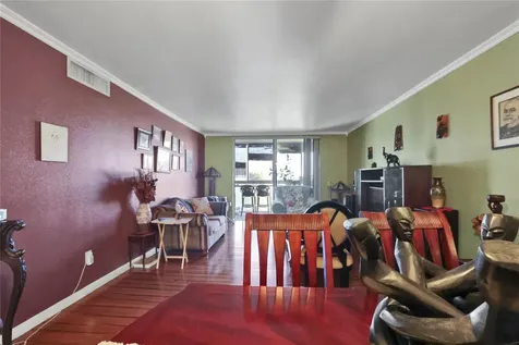 2800 Somerset Drive Lauderdale Lakes FL 33311