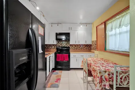 2800 Somerset Drive Lauderdale Lakes FL 33311