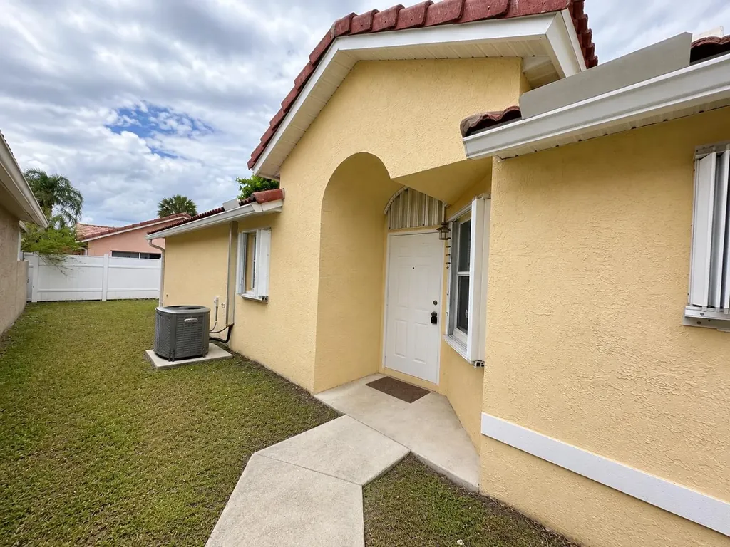 4907 Concordia Lane Boynton Beach FL 33436