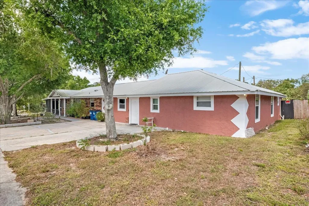 216 Micco Avenue Sebring FL 33870