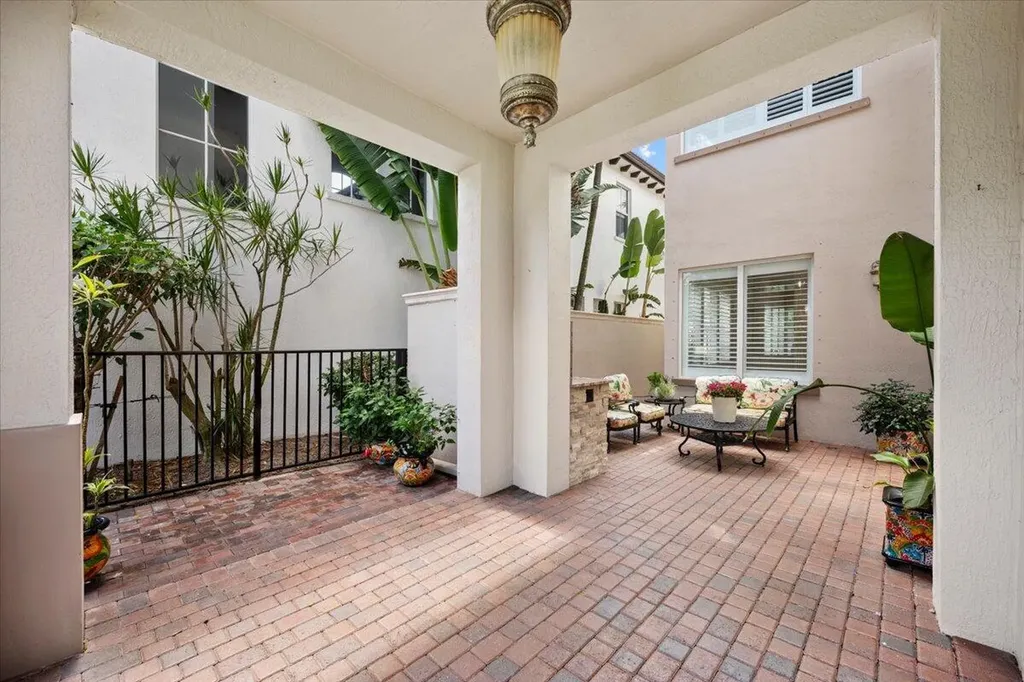 208 Glacier Street Palm Beach Gardens FL 33410