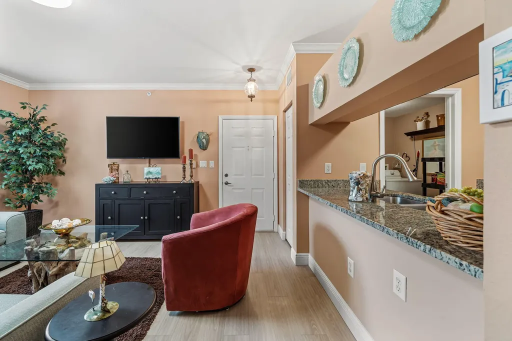 6529 Emerald Dunes Drive Royal Palm Beach FL 33411