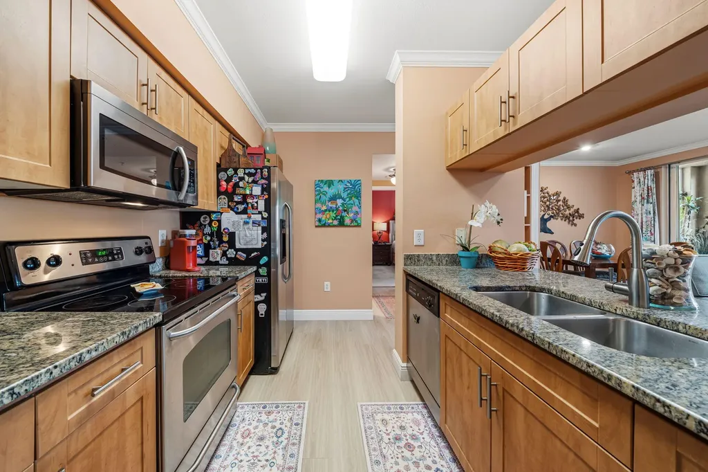 6529 Emerald Dunes Drive Royal Palm Beach FL 33411