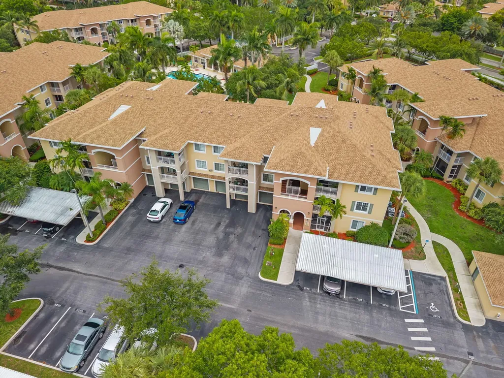 6529 Emerald Dunes Drive Royal Palm Beach FL 33411
