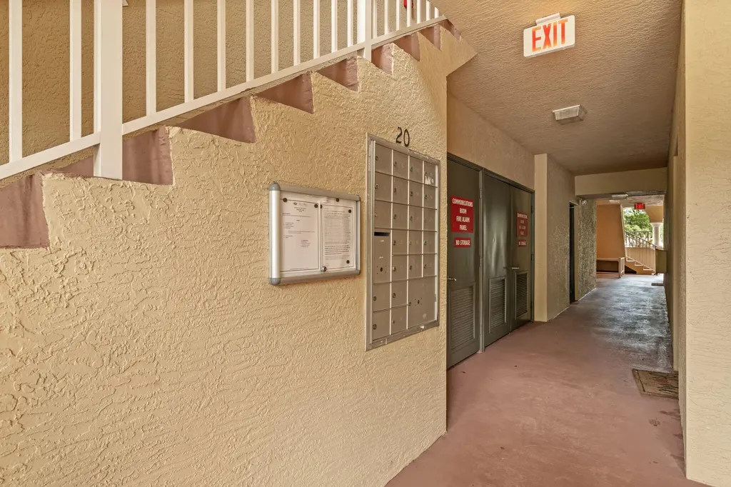 6529 Emerald Dunes Drive Royal Palm Beach FL 33411