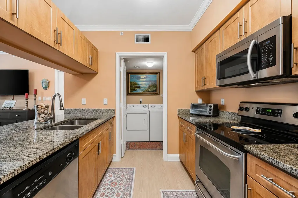6529 Emerald Dunes Drive Royal Palm Beach FL 33411