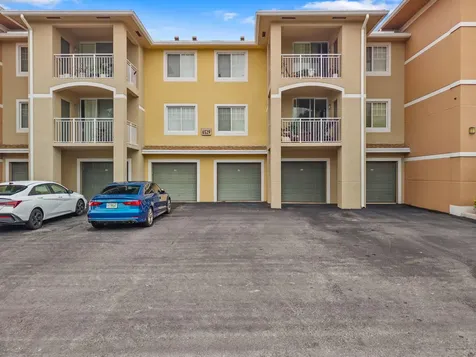 6529 Emerald Dunes Drive Royal Palm Beach FL 33411