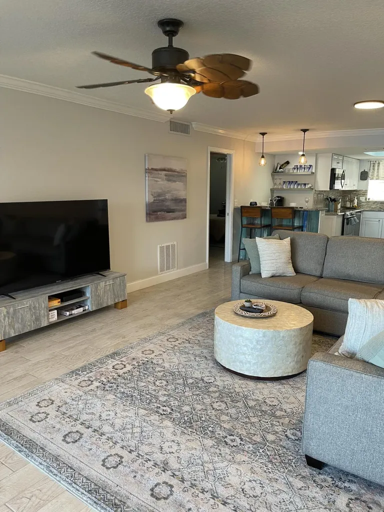 410 Wilma Circle Riviera Beach FL 33404
