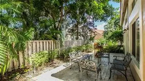 10157 NW 4th Street Plantation FL 33324