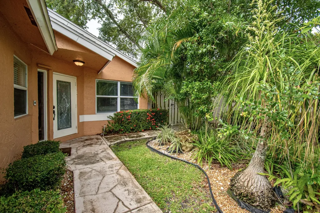7601 Martinique Boulevard Boca Raton FL 33433
