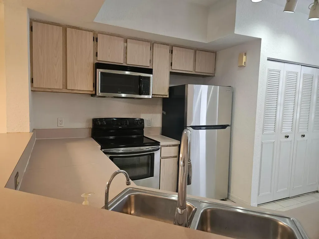 781 SW 148th Avenue Sunrise FL 33325