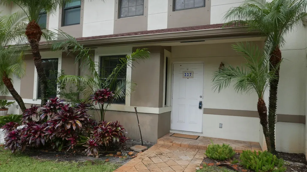227 City View Drive Fort Lauderdale FL 33311