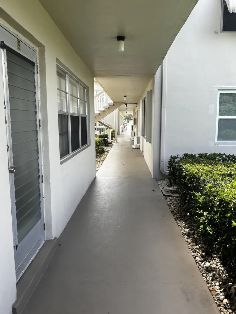 4 Sussex A West Palm Beach FL 33417