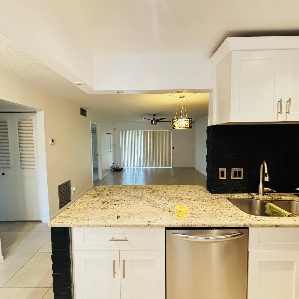 386 Bennington Lane Lake Worth FL 33467
