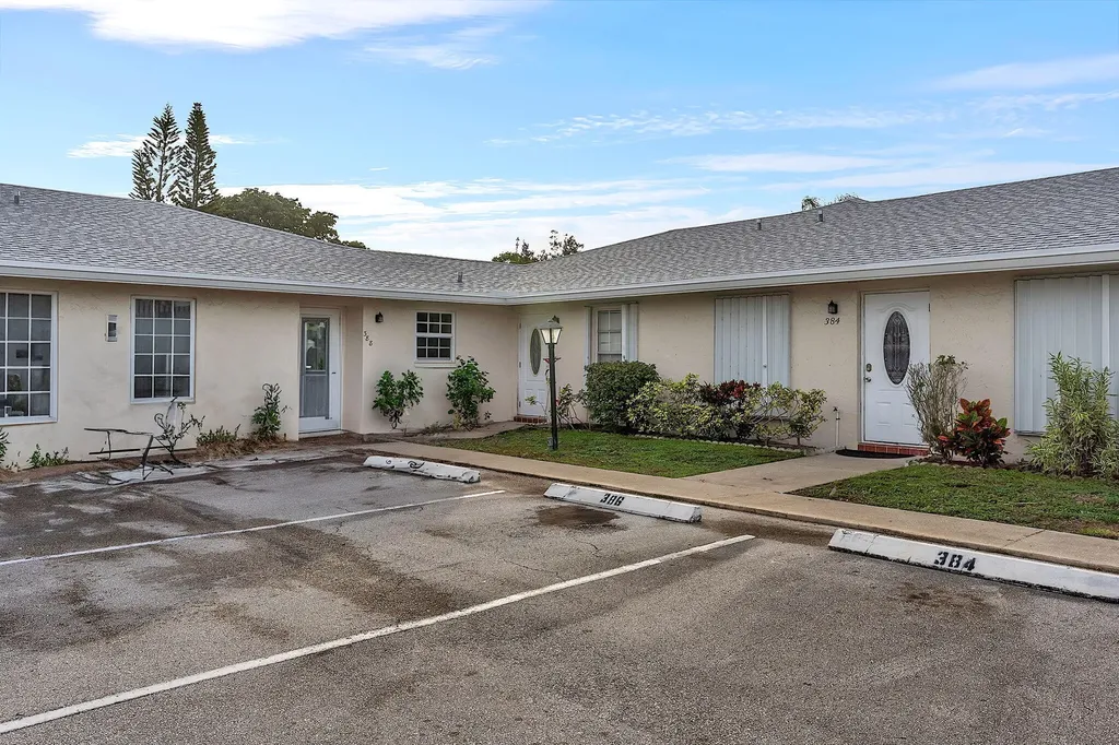 386 Bennington Lane Lake Worth FL 33467