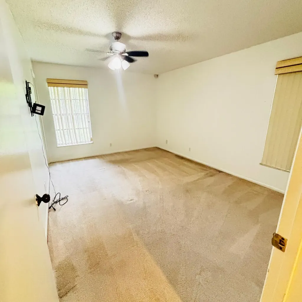 386 Bennington Lane Lake Worth FL 33467