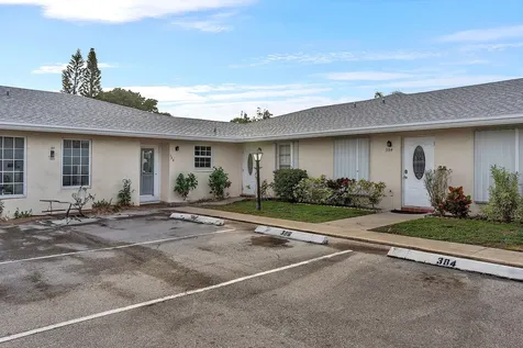 386 Bennington Lane Lake Worth FL 33467