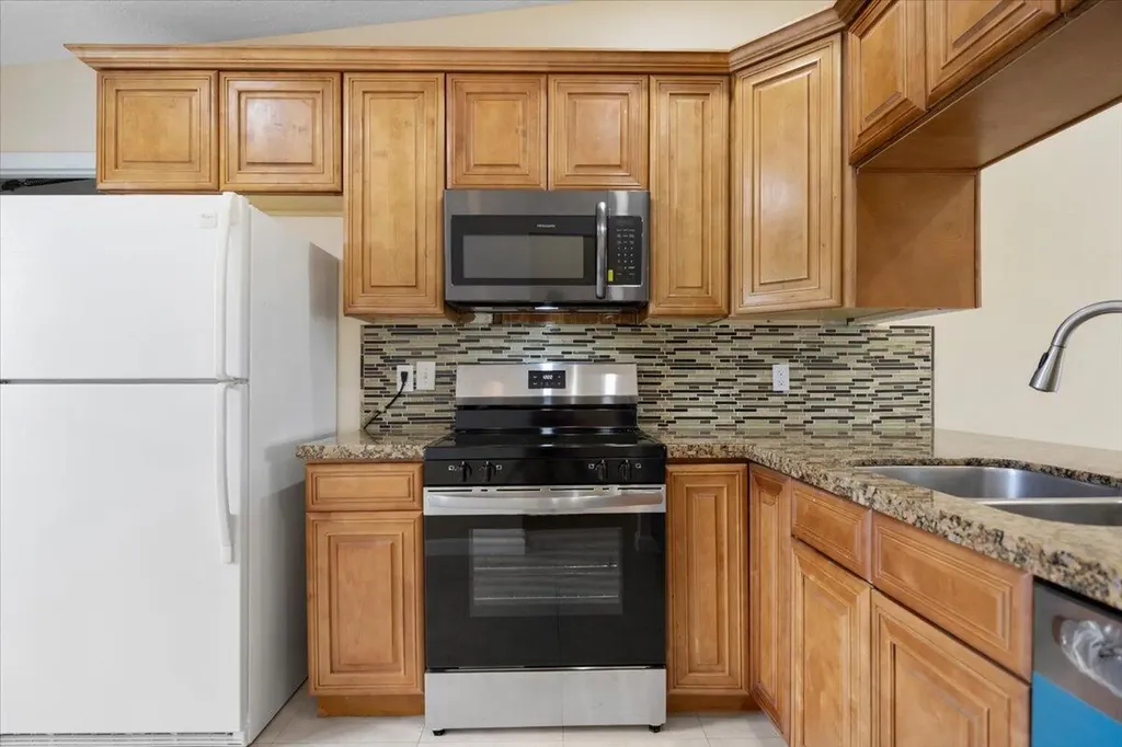 5540 S Lakewood Circle Circle S Margate FL 33063