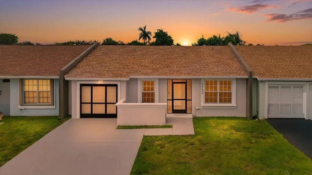 5540 S Lakewood Circle Circle S Margate FL 33063