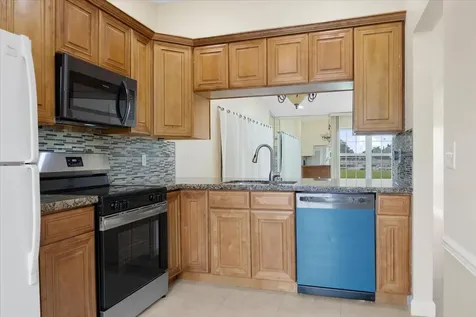 5540 S Lakewood Circle Circle S Margate FL 33063