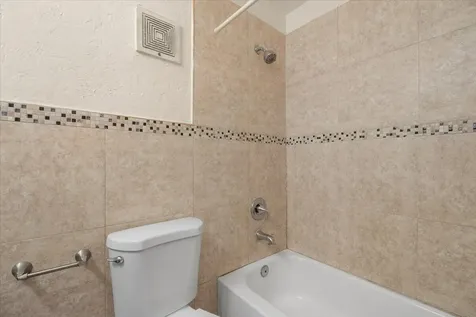 5540 S Lakewood Circle Circle S Margate FL 33063