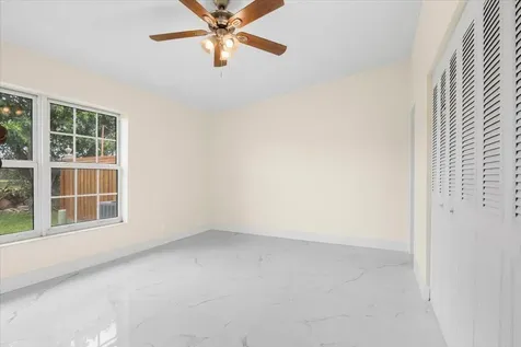 5540 S Lakewood Circle Circle S Margate FL 33063