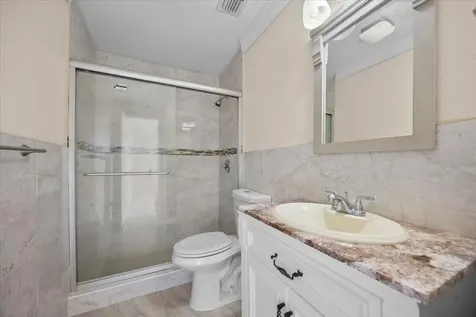 5540 S Lakewood Circle Circle S Margate FL 33063
