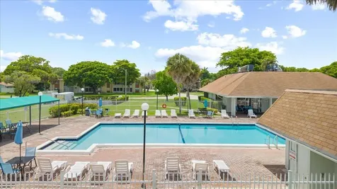5540 S Lakewood Circle Circle S Margate FL 33063
