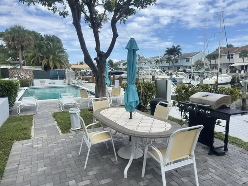 2400 NE 16th Street Pompano Beach FL 33062