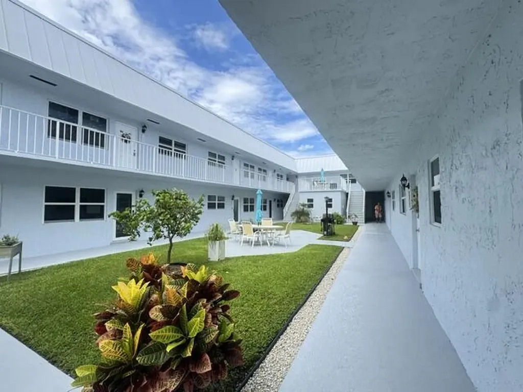 2400 NE 16th Street Pompano Beach FL 33062