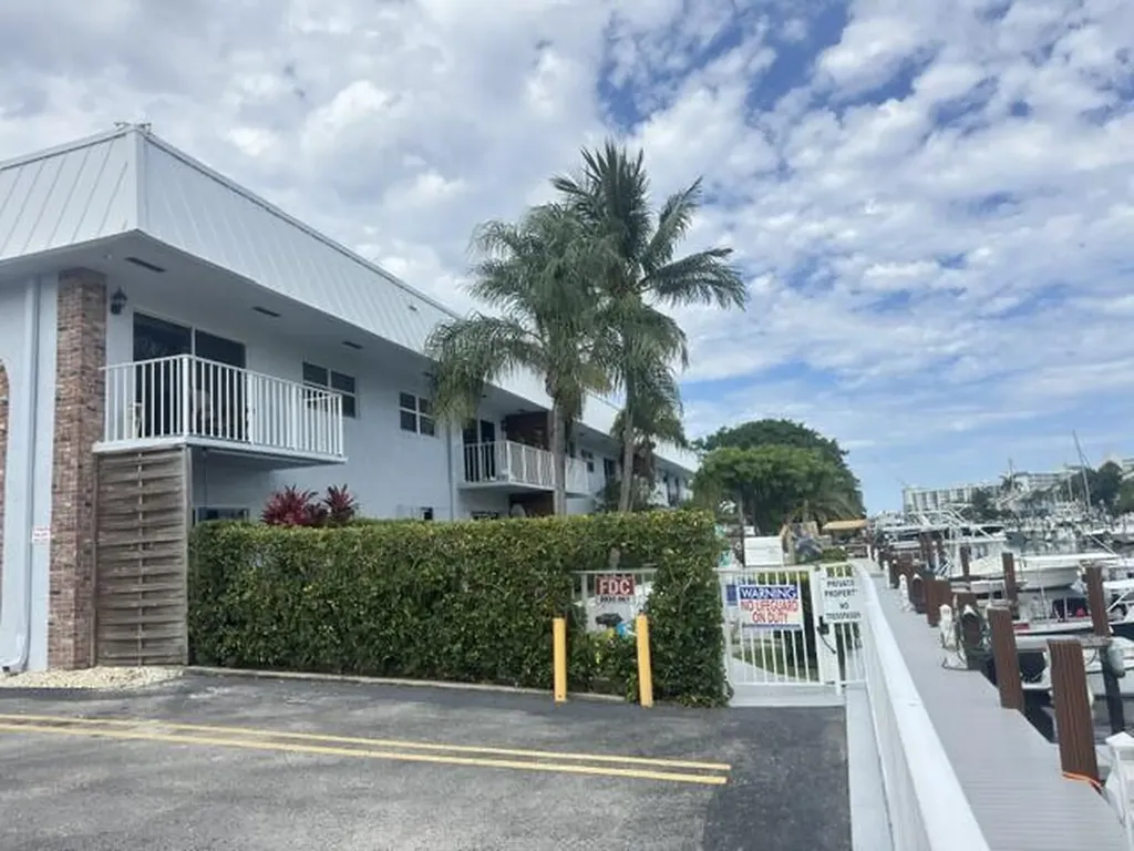 2400 NE 16th Street Pompano Beach FL 33062