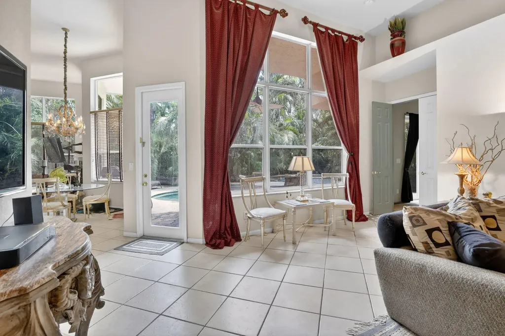 8106 N Savannah Circle Davie FL 33328