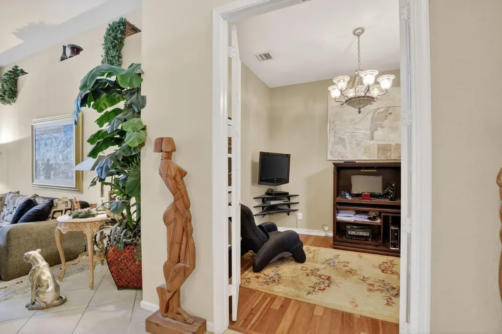 8106 N Savannah Circle Davie FL 33328