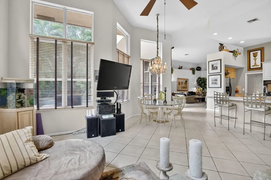 8106 N Savannah Circle Davie FL 33328