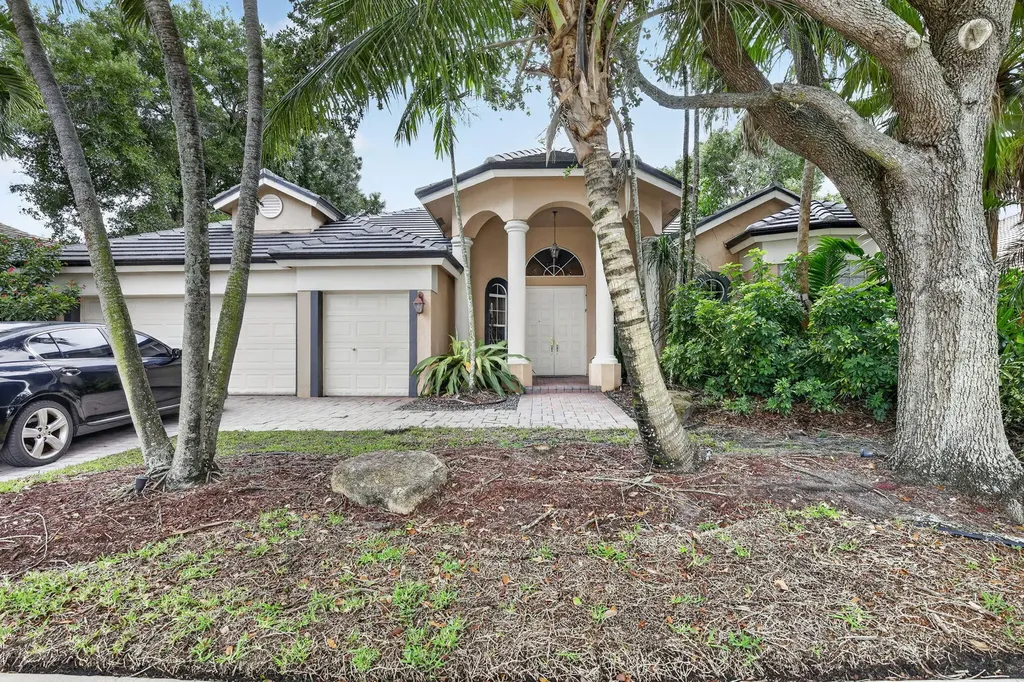 8106 N Savannah Circle Davie FL 33328