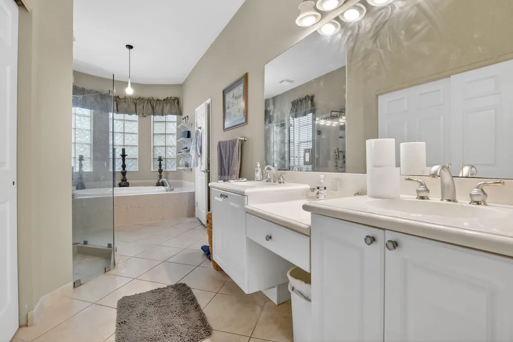 8106 N Savannah Circle Davie FL 33328
