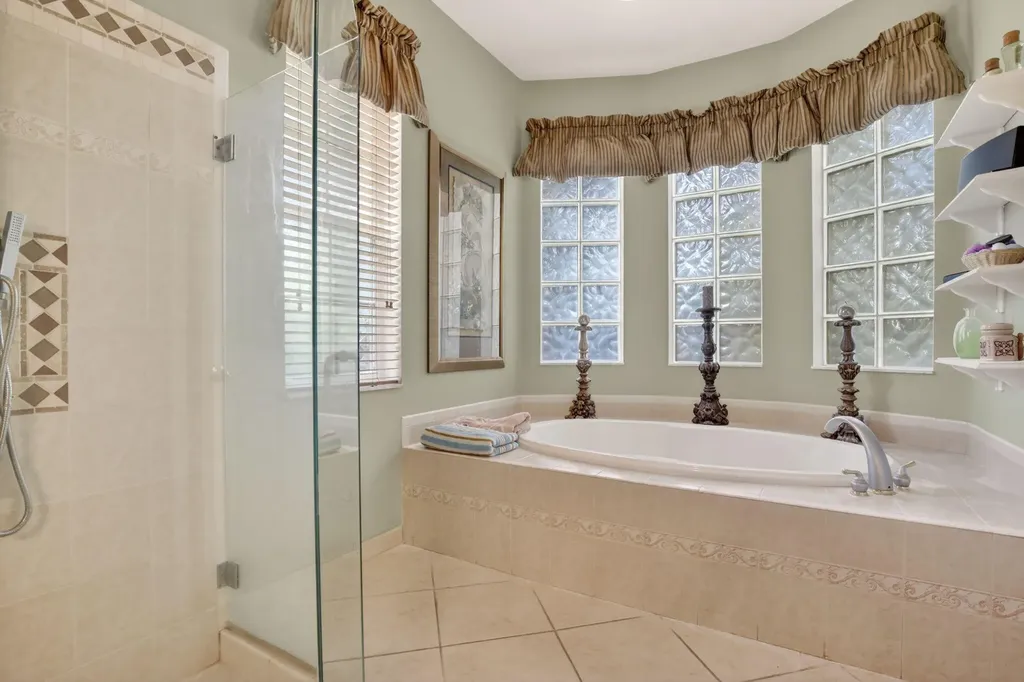 8106 N Savannah Circle Davie FL 33328