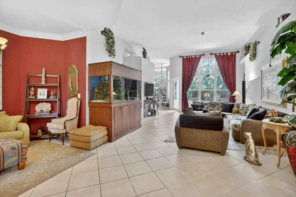 8106 N Savannah Circle Davie FL 33328
