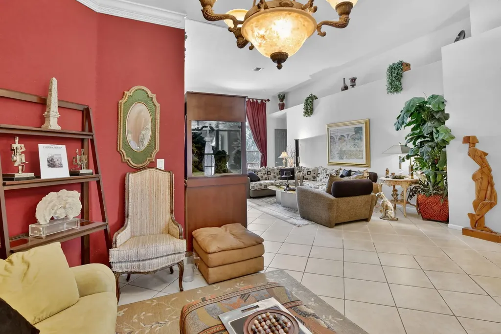 8106 N Savannah Circle Davie FL 33328