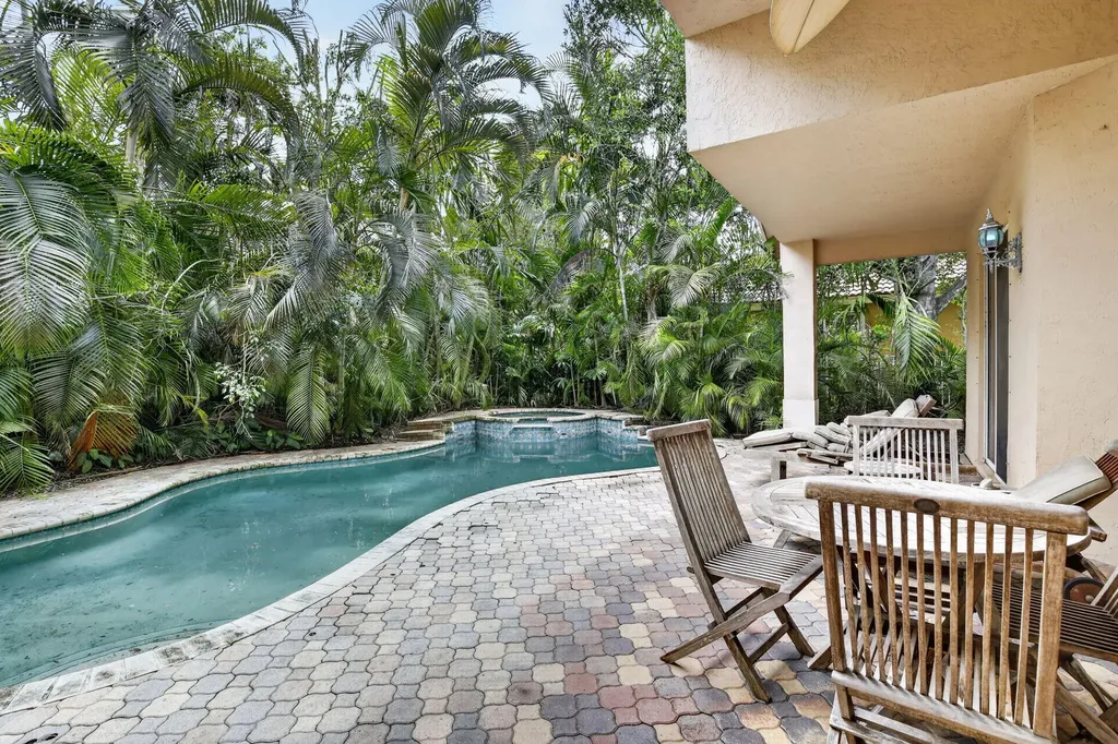 8106 N Savannah Circle Davie FL 33328