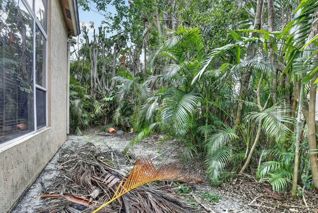 8106 N Savannah Circle Davie FL 33328