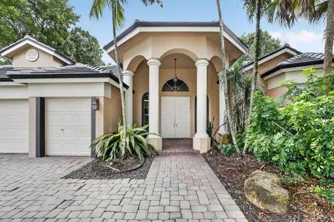 8106 N Savannah Circle Davie FL 33328