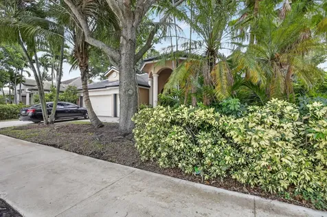 8106 N Savannah Circle Davie FL 33328