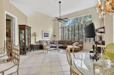 8106 N Savannah Circle Davie FL 33328