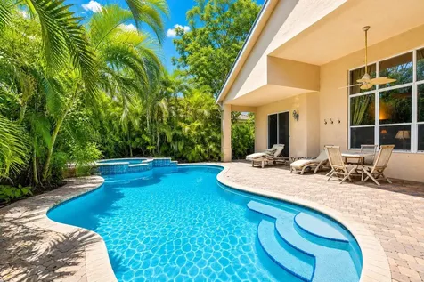 8106 N Savannah Circle Davie FL 33328