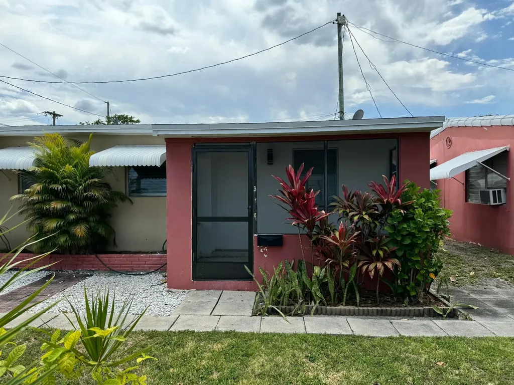 1734 Fletcher Street Hollywood FL 33020