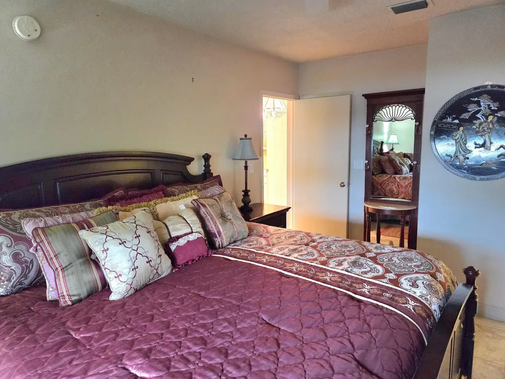 2100 NE 38th Street NE Lighthouse Point FL 33064